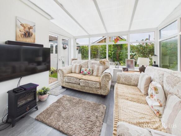 4 bed Semi-Detached for sale Image 5