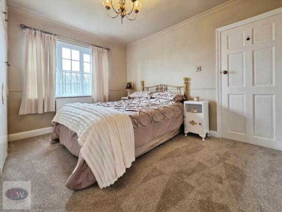 3 bed Semi-Detached for sale Image 12