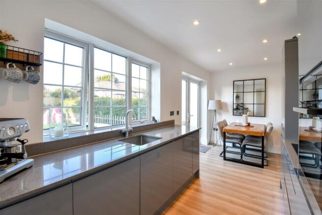 Kitchen/Dining Area