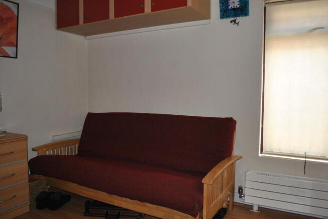 BEDROOM 2