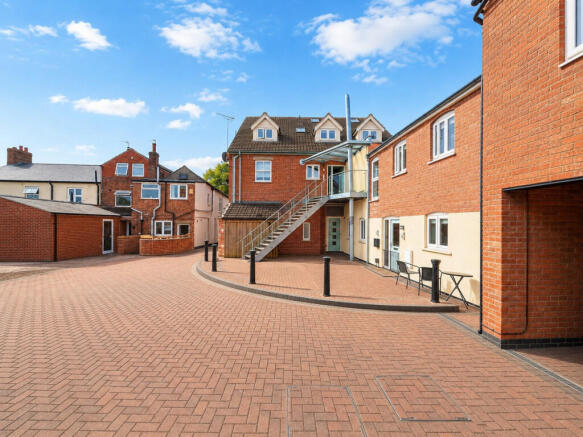 2 bed Apartment for sale Image 12