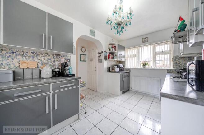 4 bed Semi-Detached for sale Image 10