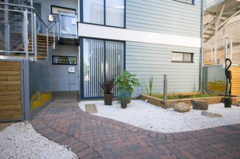 Oasis One, Palmerston Road