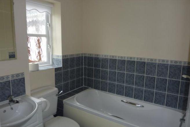 EN-SUITE BATHROOM