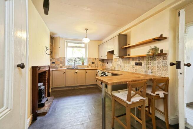 2 bed Semi-Detached for sale Image 7