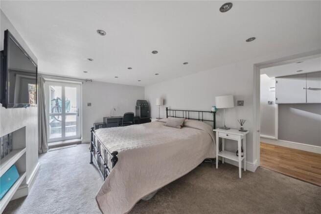 5 bed Terraced for sale Image 12