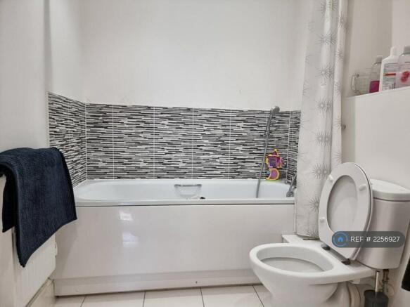 Main Bathroom-1