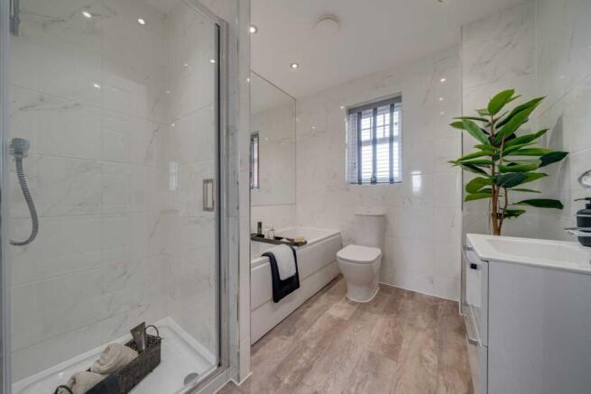 4 bed Detached for sale Image 7