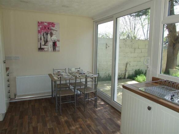 Kitchen / Breakfast Room