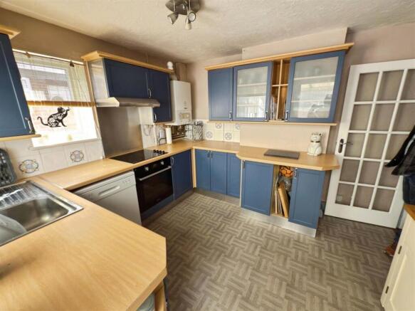 33 Dixon Dr  (3).jpg