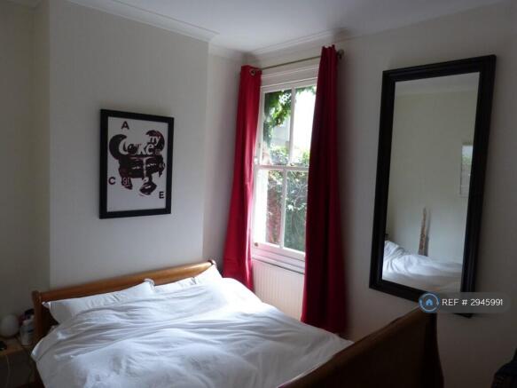 Bedroom (Main)