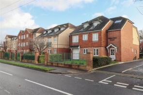 27, Wakefield Court, Blackbridge Lane, Horsham RH12 1SG