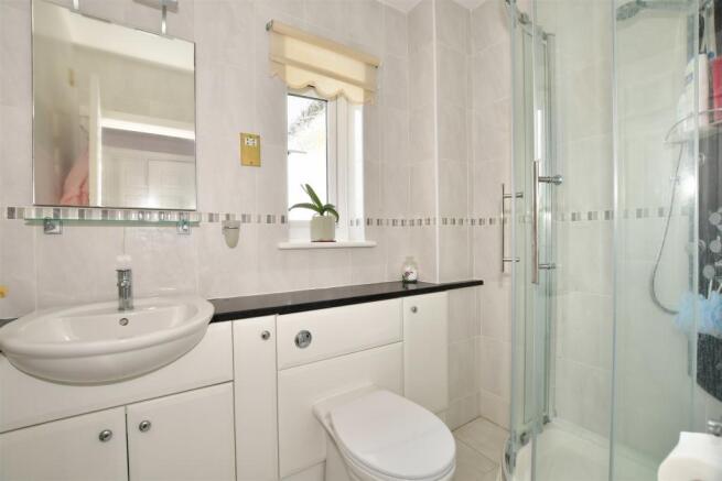 En-Suite Shower Rm