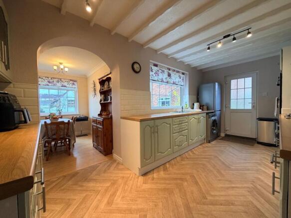 3 bed Detached for sale Image 6