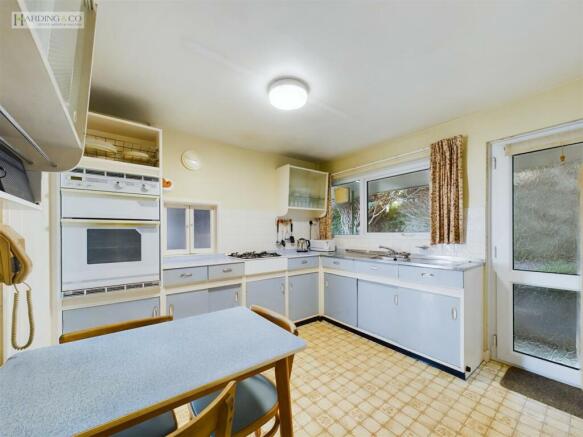 Kitchen ii.jpg