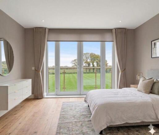 5 bed Detached for sale Image 5