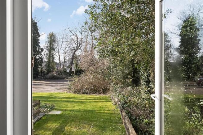 Direct Access to Communal Gardens