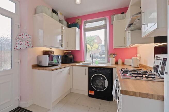3 bed Semi-Detached for sale Image 8