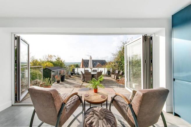 4 bed Detached for sale Image 8
