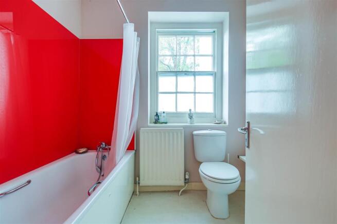 8. Bathroom.jpg