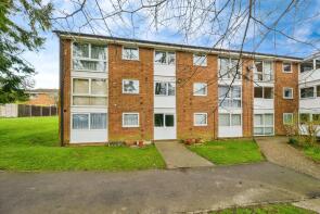 28, Chalfont Close, Hemel Hempstead HP2 7JS