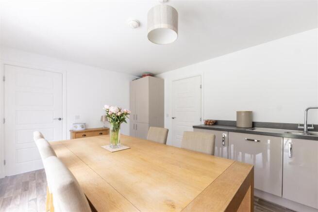 KITCHEN 2.jpg