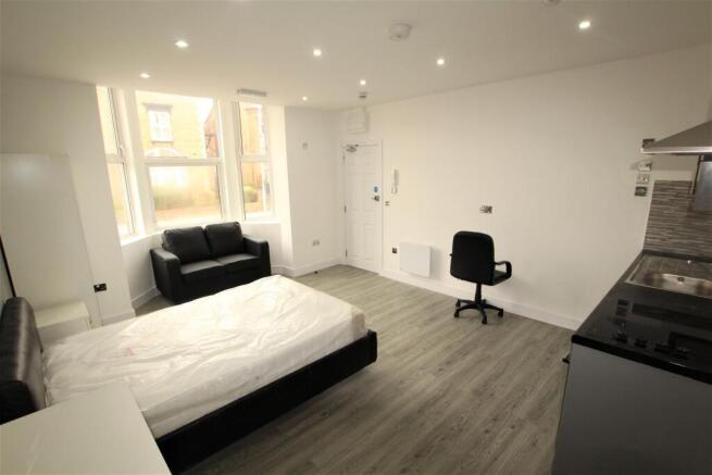 Bedroom/Lounge