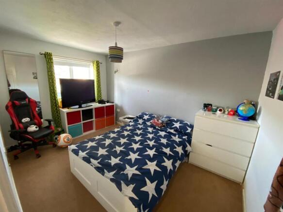 32 B Heights Bed 3.jpg