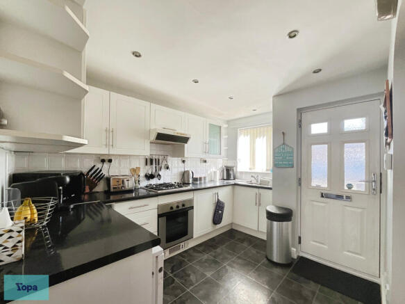 3 bed Detached for sale Image 5