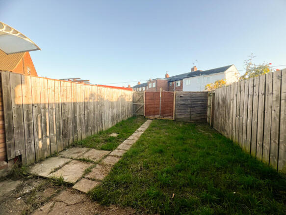 2 bed House to rent Image 11