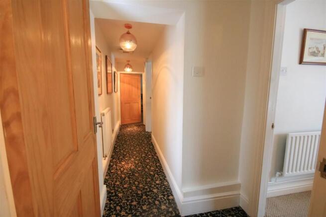 FIRST FLOOR LANDING