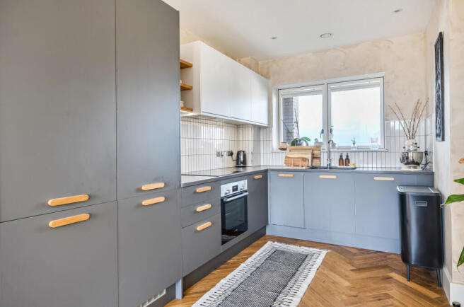 1401586-6-696e5db...