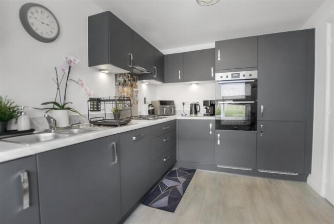 3 bed Semi-Detached for sale Image 4
