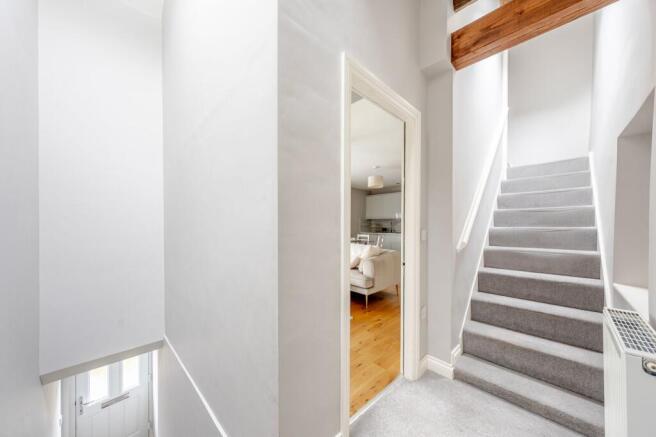 2 bed Flat to rent Image 12