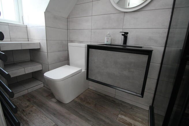 3 bed Semi-Detached to rent Image 12