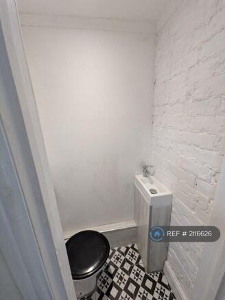 2 bed Terraced to rent Image 9