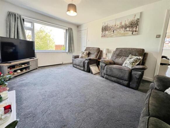 4 bed Detached for sale Image 5