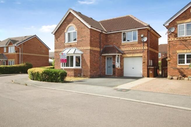 4 bed Detached for sale in castleford