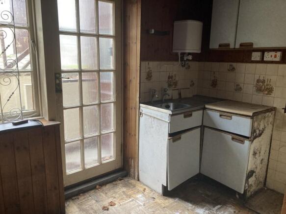 Trevagone Cottage, Lister Hill, Falmouth Kitchen T202201261214.jpg