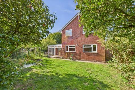 Jays Lane, Marks Tey, CO6 1LR