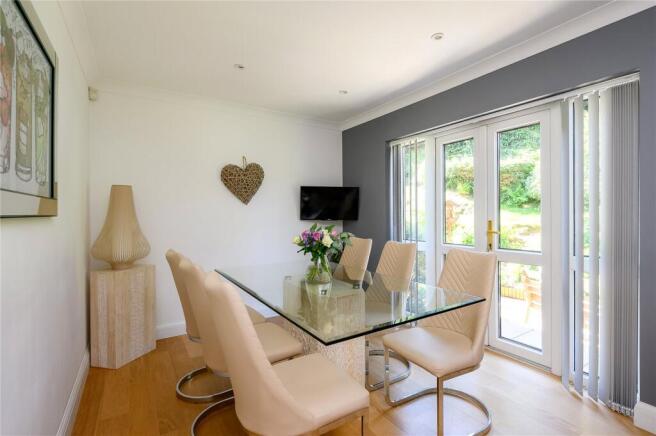 5 bed Detached for sale Image 6