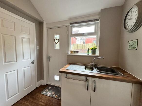 3 bed Semi-Detached for sale Image 12