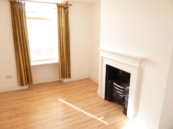 3 bed Terraced to rent Image 6