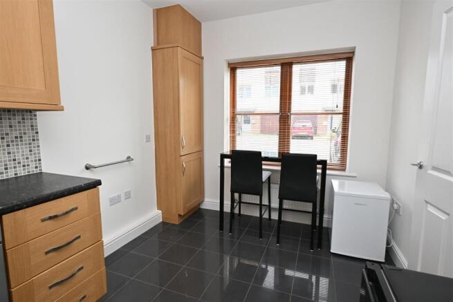 kitchen/ Breakfast room