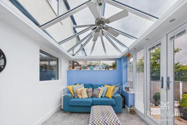 3 bed Terraced for sale Image 11