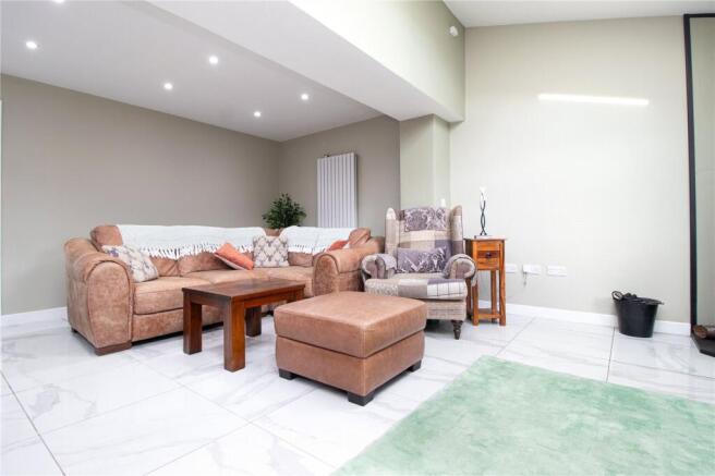 4 bed Detached for sale Image 5