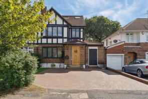 38, The Lawns, Pinner HA5 4BL