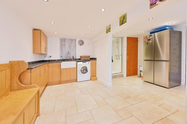 Utility / Shower Room: