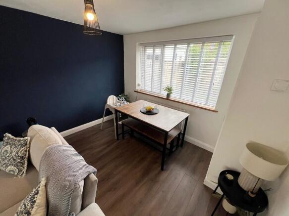 3 bed Semi-Detached for sale Image 6