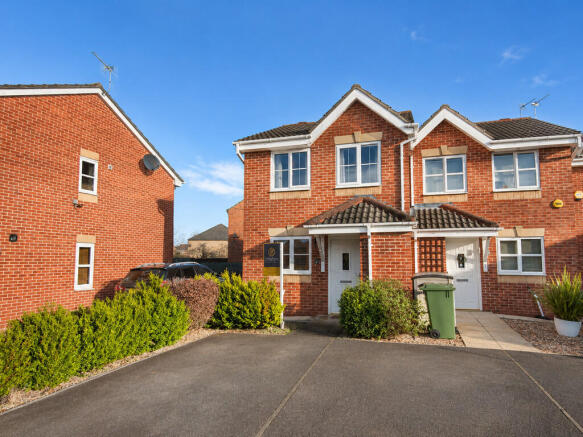 2 bed Semi-Detached to rent Image 10